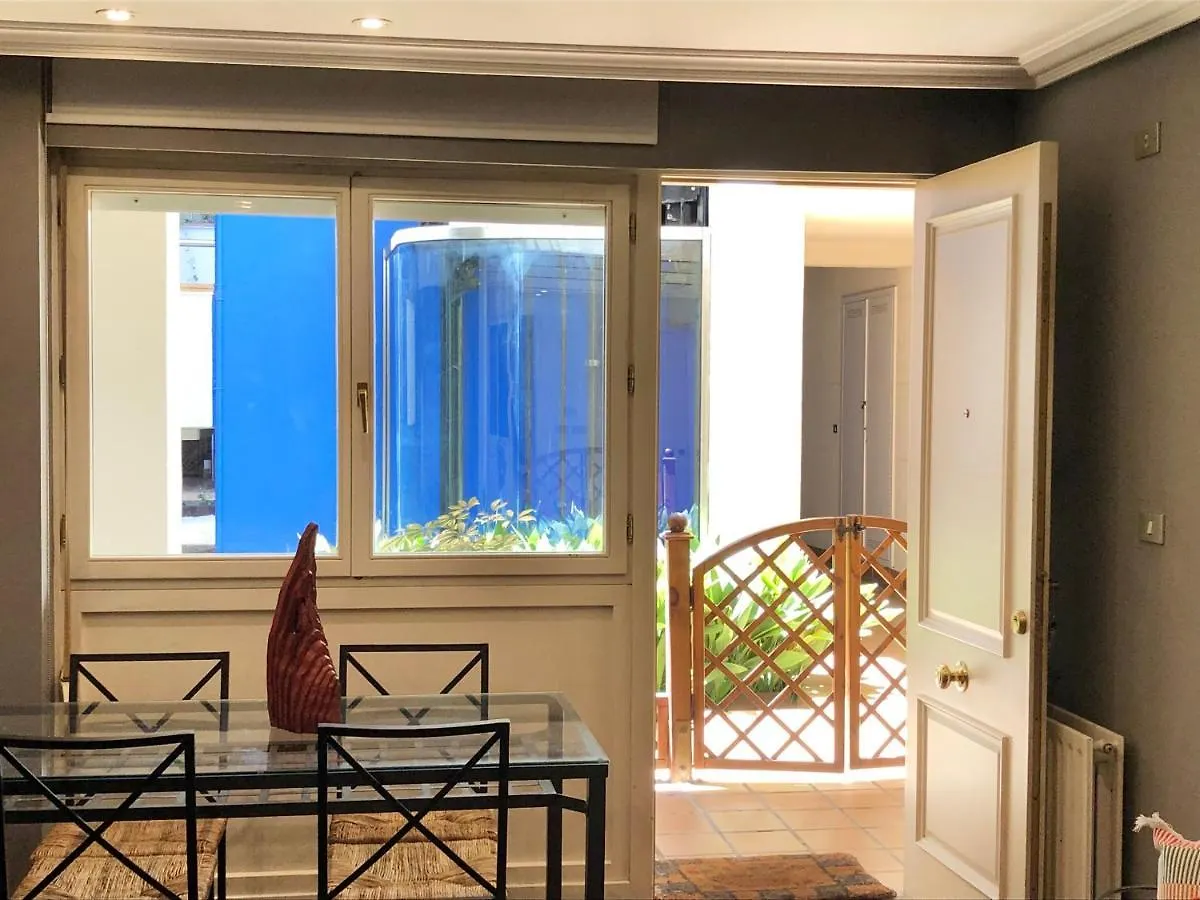 Apartamento frente al Guggenheim. Urbanizacion de lujo en el centro Bilbao 0*,  España